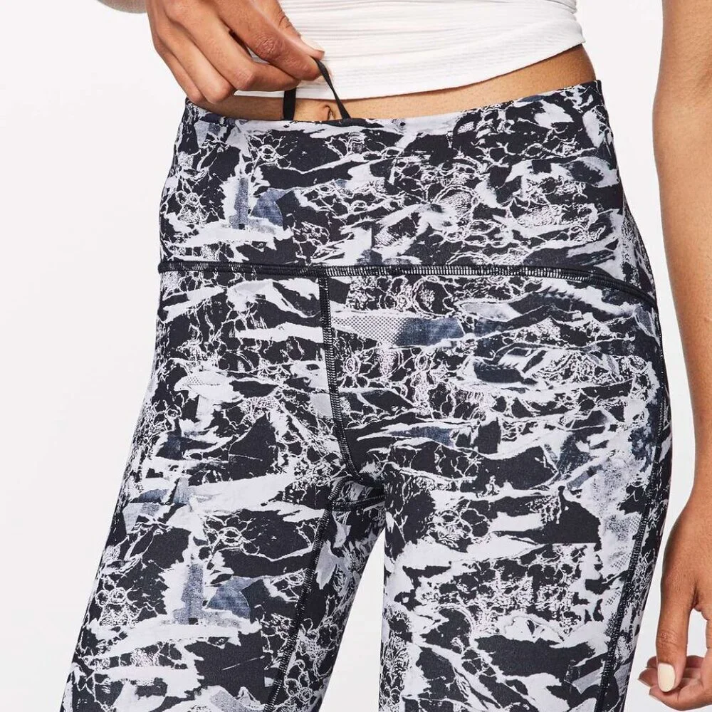 Lululemon Black Interlaced Starlight Train Times Leggings Size 10 26611 - Picture 15 of 15